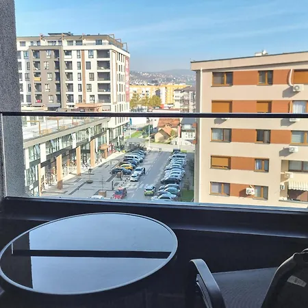 Modern 1br With Workspace, Ideal For Long * Sarajewo