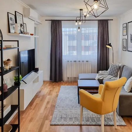 Apartament Modern 1br With Workspace, Ideal For Long