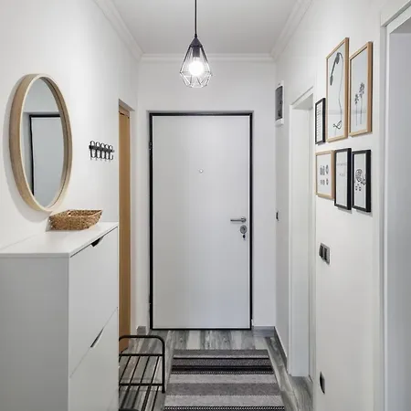 Modern 1br With Workspace, Ideal For Long *