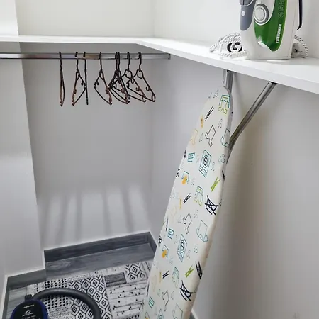 Modern 1br With Workspace, Ideal For Long Apartment *