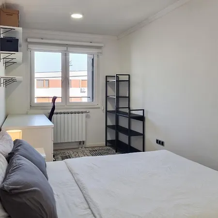 Apartament Modern 1br With Workspace, Ideal For Long Sarajewo