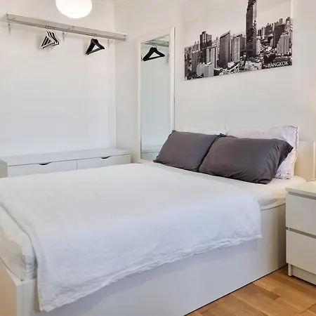 Modern 1br With Workspace, Ideal For Long *